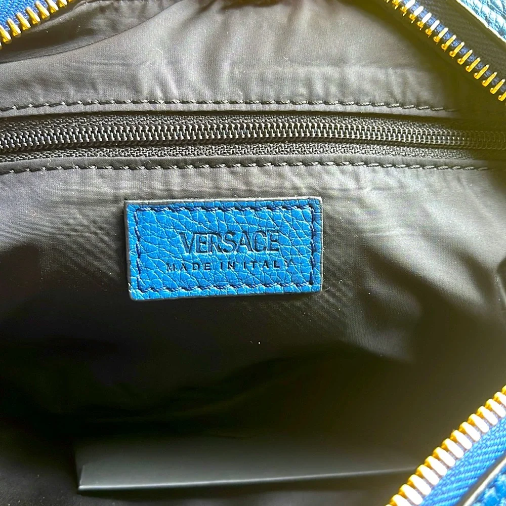 VERSACE NWT LA MEDUSA CALFSKIN BLUE LEATHER CROSSBODY OR BELT BAG MADE IN ITALY - Picture 5 of 16